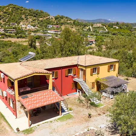 Апартаменты Casa Delle Mimose A 700m Dal Mare Кардеду